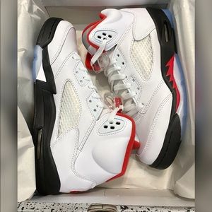 Air Jordan Retro 5 (Fire Red)